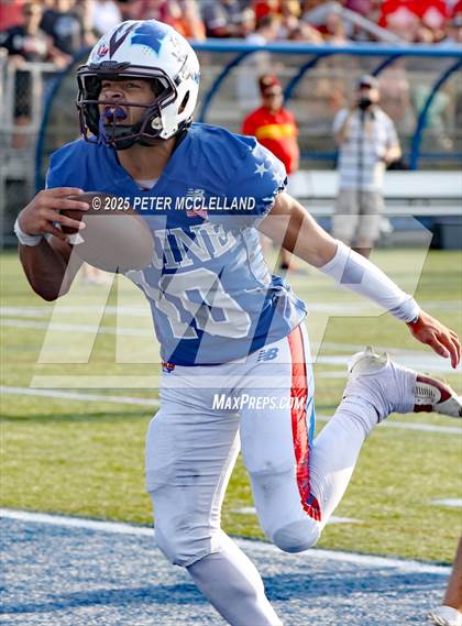 Thumbnail 1 in 35th Maine Lobster Bowl Classic photogallery.