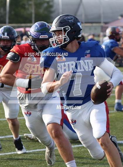 Thumbnail 1 in 35th Maine Lobster Bowl Classic photogallery.
