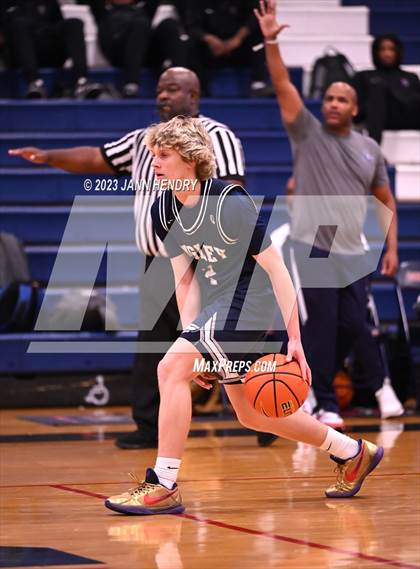 Thumbnail 3 in Lincoln vs. Higley (Tarkanian Classic) photogallery.