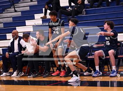 Thumbnail 2 in Lincoln vs. Higley (Tarkanian Classic) photogallery.