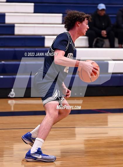Thumbnail 2 in Lincoln vs. Higley (Tarkanian Classic) photogallery.