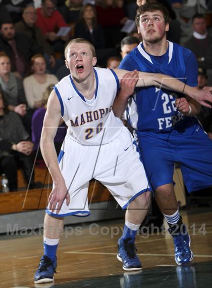 Thumbnail 2 in Dobbs Ferry vs. Mahopac (7th Annual Putnam Challenge) photogallery.