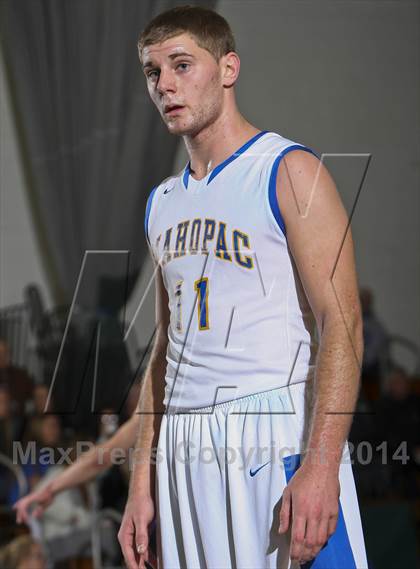 Thumbnail 2 in Dobbs Ferry vs. Mahopac (7th Annual Putnam Challenge) photogallery.