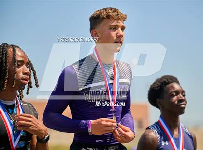 Thumbnail 2 in UIL 6A Track & Field Area 21&22 (Awards) photogallery.