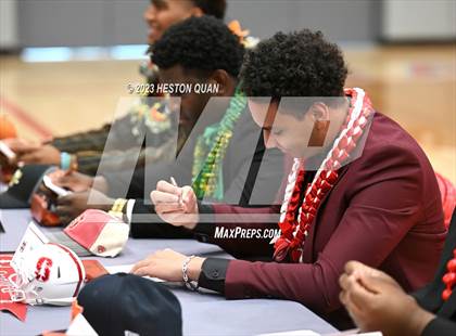 Thumbnail 3 in Mater Dei Signing Day photogallery.