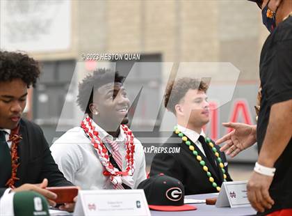 Thumbnail 2 in Mater Dei Signing Day photogallery.