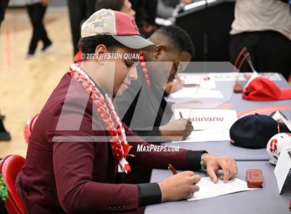 Thumbnail 2 in Mater Dei Signing Day photogallery.