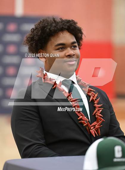 Thumbnail 2 in Mater Dei Signing Day photogallery.