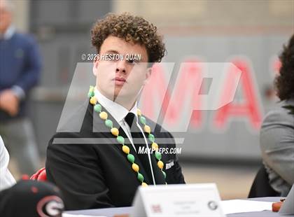 Thumbnail 2 in Mater Dei Signing Day photogallery.
