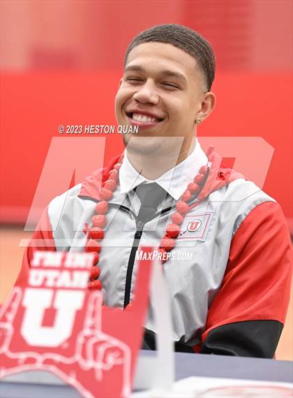 Thumbnail 1 in Mater Dei Signing Day photogallery.