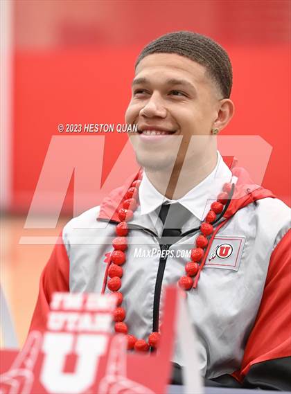 Thumbnail 3 in Mater Dei Signing Day photogallery.