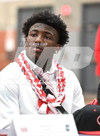 Thumbnail 3 in Mater Dei Signing Day photogallery.
