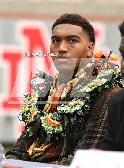 Thumbnail 3 in Mater Dei Signing Day photogallery.
