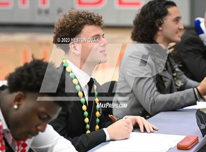 Thumbnail 1 in Mater Dei Signing Day photogallery.