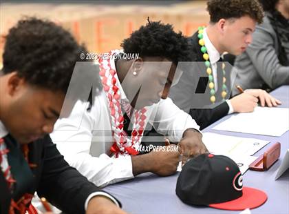Thumbnail 3 in Mater Dei Signing Day photogallery.