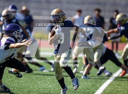 Thumbnail 3 in Mater Dei Catholic vs Carlsbad photogallery.