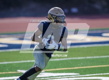 Thumbnail 1 in Mater Dei Catholic vs Carlsbad photogallery.