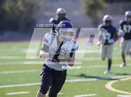 Thumbnail 1 in Mater Dei Catholic vs Carlsbad photogallery.