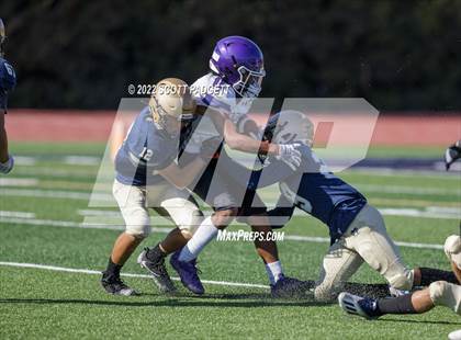 Thumbnail 2 in Mater Dei Catholic vs Carlsbad photogallery.