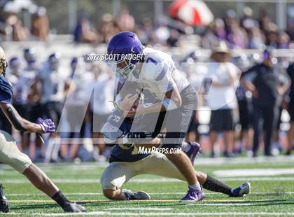 Thumbnail 3 in Mater Dei Catholic vs Carlsbad photogallery.