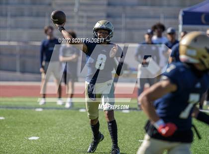 Thumbnail 1 in Mater Dei Catholic vs Carlsbad photogallery.