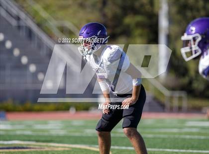 Thumbnail 1 in Mater Dei Catholic vs Carlsbad photogallery.