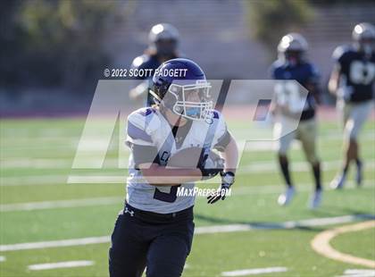 Thumbnail 2 in Mater Dei Catholic vs Carlsbad photogallery.