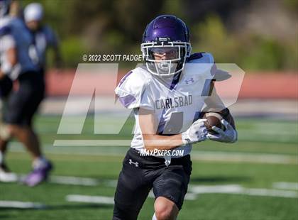 Thumbnail 3 in Mater Dei Catholic vs Carlsbad photogallery.