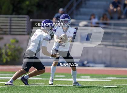 Thumbnail 2 in Mater Dei Catholic vs Carlsbad photogallery.