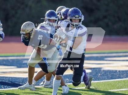 Thumbnail 3 in Mater Dei Catholic vs Carlsbad photogallery.