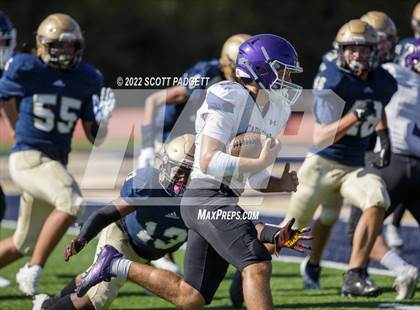 Thumbnail 1 in Mater Dei Catholic vs Carlsbad photogallery.