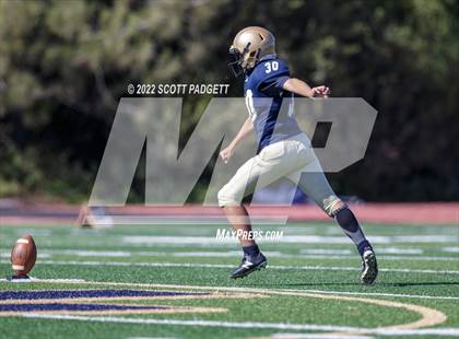 Thumbnail 1 in Mater Dei Catholic vs Carlsbad photogallery.