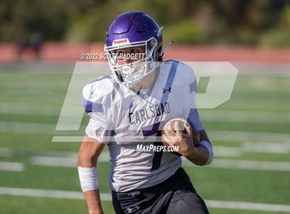 Thumbnail 2 in Mater Dei Catholic vs Carlsbad photogallery.