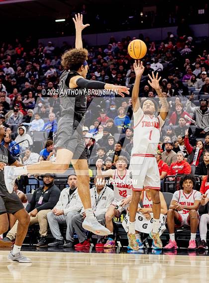 Thumbnail 2 in Sierra Canyon vs Lincoln (CIF State D1 Final) photogallery.