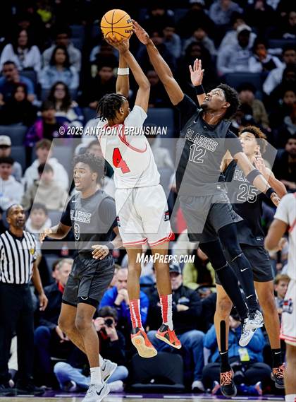 Thumbnail 2 in Sierra Canyon vs Lincoln (CIF State D1 Final) photogallery.