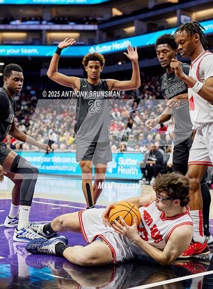 Thumbnail 3 in Sierra Canyon vs Lincoln (CIF State D1 Final) photogallery.