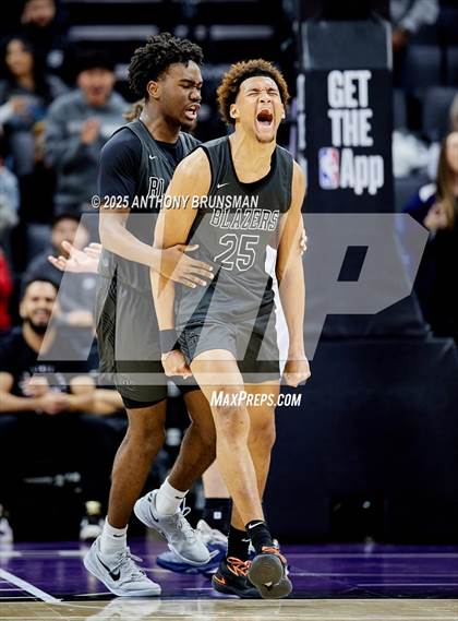 Thumbnail 3 in Sierra Canyon vs Lincoln (CIF State D1 Final) photogallery.