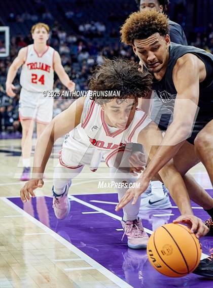 Thumbnail 2 in Sierra Canyon vs Lincoln (CIF State D1 Final) photogallery.