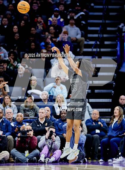 Thumbnail 2 in Sierra Canyon vs Lincoln (CIF State D1 Final) photogallery.