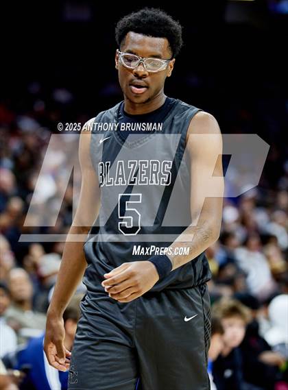 Thumbnail 3 in Sierra Canyon vs Lincoln (CIF State D1 Final) photogallery.