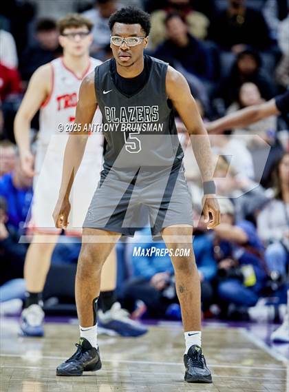 Thumbnail 3 in Sierra Canyon vs Lincoln (CIF State D1 Final) photogallery.