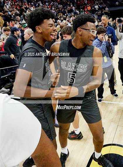 Thumbnail 3 in Sierra Canyon vs Lincoln (CIF State D1 Final) photogallery.