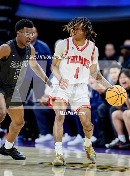 Thumbnail 3 in Sierra Canyon vs Lincoln (CIF State D1 Final) photogallery.