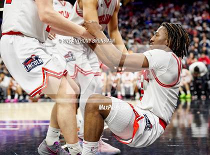 Thumbnail 2 in Sierra Canyon vs Lincoln (CIF State D1 Final) photogallery.