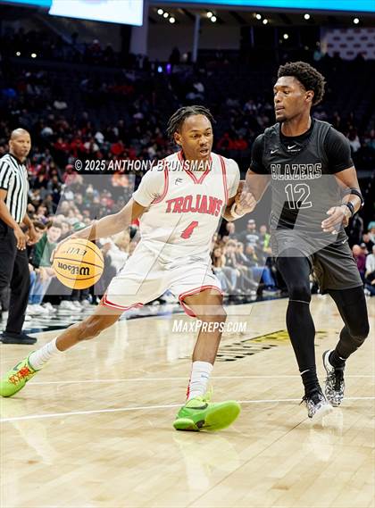 Thumbnail 3 in Sierra Canyon vs Lincoln (CIF State D1 Final) photogallery.