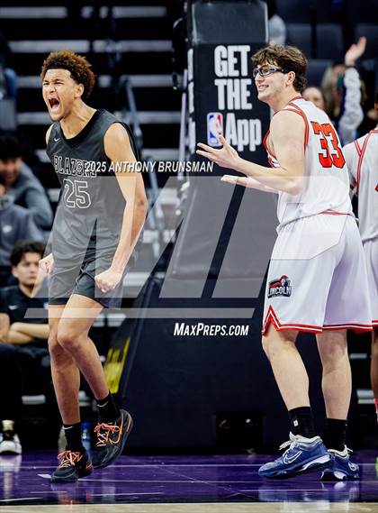 Thumbnail 3 in Sierra Canyon vs Lincoln (CIF State D1 Final) photogallery.