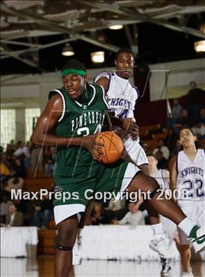 Thumbnail 3 in Holyoke vs Pine Crest (Spalding Hoophall Classic) photogallery.
