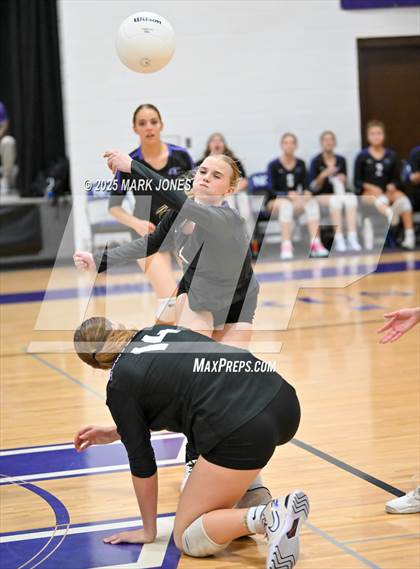 Thumbnail 2 in Northwest Christian vs. Pusch Ridge Christian Academy photogallery.