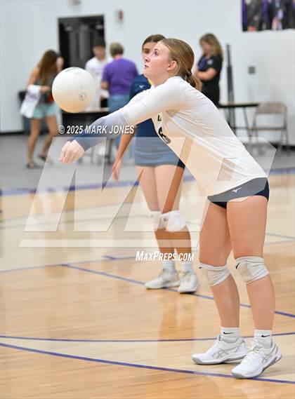 Thumbnail 2 in Northwest Christian vs. Pusch Ridge Christian Academy photogallery.