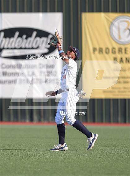 Thumbnail 3 in Chalmette @ West Monroe (LHSAA Regional DIV I Non-Select Game 1) photogallery.